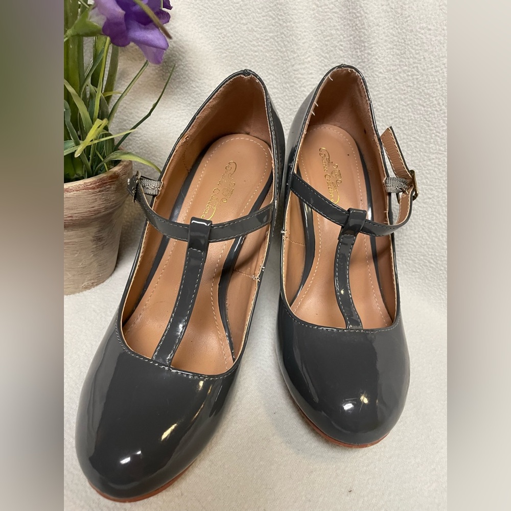 Journee Collection